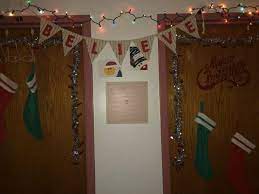 how to make your dorm more festive for