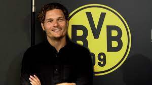 Born 30 october 1982) is a german professional football manager and former player who is the manager of bundesliga club borussia dortmund. Bvb Wie Edin Terzic Borussia Dortmund Neue Magie Einhauchte Bundesliga