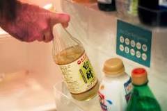 Can we store white vinegar in fridge?