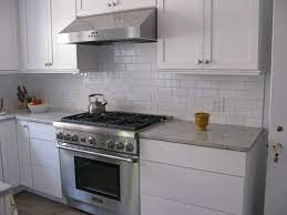 You can use glass tiles, a tile mural or ceramic tile backsplash, stainless steel, marble backsplash, and stone kitchen backsplashes to name but a few. Kitchen Houzz Kitchen Backsplash Ideas Grey Kitchen With White Subway In Houzz Gray Kitchen Backsplash Kitchen Window Treatments Diy White Subway Tile Kitchen