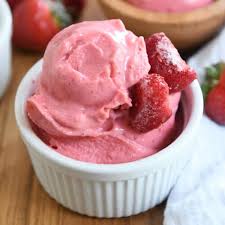 easy homemade strawberry frozen yogurt