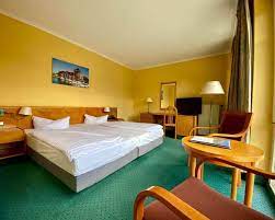 The hotel does not accept children under 18 years of age staying alone. The Royal Inn Park Hotel Fasanerie In Neustrelitz
