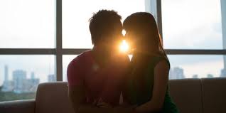 Gambar animasi bergerak ciuman mesra. Cara Mencium Bibir Pasangan Agar Aksi Foreplay Lebih Ghairah Theasianparent Malaysia
