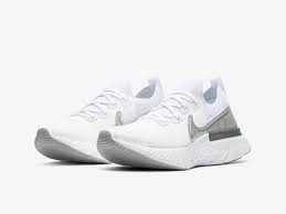 According to a study published in the american journal of sports medicine, the general rule is that a pair of athletic shoes are constructed to last for somewhere between 350 and 500 miles. Best Running Shoes 2020 Top Women S Men S Running Sneakers Reviews Rolling Stone