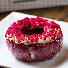 Red Velvet Krispy Kreme gambar png