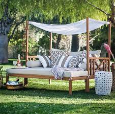 20 Gorgeous Outdoor Daybeds For Your