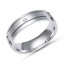 Da sterling silber weich und sehr gut formbar ist, lässt es sich zu wunderschönen edlen ringen, ketten, anhängern oder armbändern verarbeiten. Silber Ring 925er Silber Glanzrillen 5 Mm R8514sl