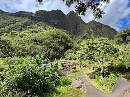 iao valley stream trail approachable