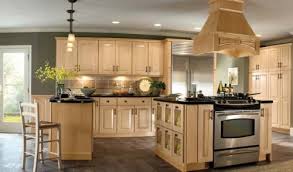 Оформлението на модерните къщи не винаги позволява просторна и функционална кухня. Kuhnya S Interior Ot Drvo 14 Idei Rozali Com