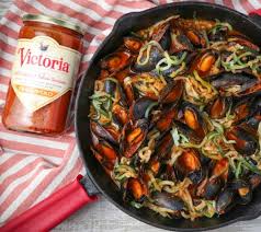 mussels fra diavolo with zucchini