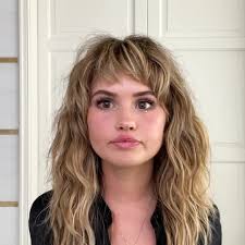 watch debby ryan s guide to depuffing