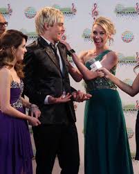 Austin & ally is an american comedy television series created by kevin kopelow and heath seifert that aired on disney channel from december 2, 2011 to january 10, 2016. Relationships Red Carpets Austin Ally Wiki Fandom