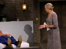 Dragons' Den viewers flustered as hopefuls promise stars 'an extra six 
inches in bed'