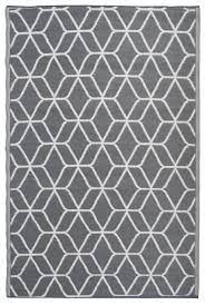 graphic pattern garden carpet
