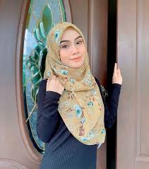 Twitter will use this to make your timeline better. Pin Oleh Zixro Di Hijab Cantik Wanita Jilbab Cantik Bentuk