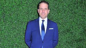 A lawyer by trade, he is also a founder of the investment and advisory firm rosemont seneca partners. Hunter Biden Der Peinliche Sohn