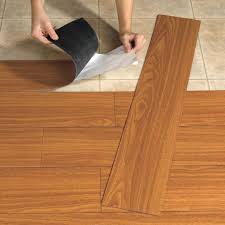 Lantai kayu atau keramik merupakan pilihan yang sering menjadi bahan pertimbangan untuk sebuah hunian. Solusi Rumah Nyaman Unik Dan Cantik Bahan Alternartif Tripleks Untuk Lantai Parket Berikut Tips Nya