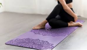 Постелката за йога е изработена от естествен каучук, който не мирише и не оставя следи. Naj Dobrite Postelki Za Joga 2021 Mneniya Izbor Na Model I Ceni