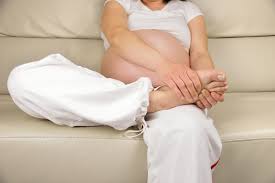 managing foot pain while pregnant the