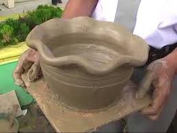 Mulai dari batu terlebih dulu baru kemudian masukan tanah. Cara Pembuatan Pot Bunga Dari Tanah Liat Sman 1 Rujukan Tanjung Morawa Medan Youtube