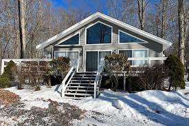 pocono lake contemporary house