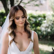 Brides with a taste for contemporary style will adore this sleek wedding look. 30 Ways To Wear Your Hair Down For Your Wedding