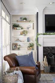 styling bookshelf decor
