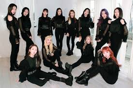 Loona Becomes 1st K Pop Girl Group To Reach No 1 On Both Us