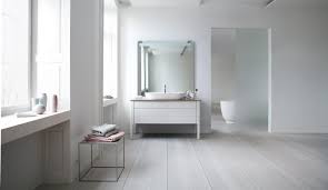 Das moderne badezimmer ist ein ganz besonderes ort zum entspannen, wo höchster komfort und purer luxus experimentieren sie mit farben, formen und materialien, planen sie alles gut und sie werden ein badezimmer bekommen, wo das baden zu. Der Neue Badplaner Von Duravit Kostenfrei Online Duravit