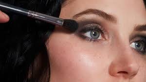 your step by step black smokey eye tutorial