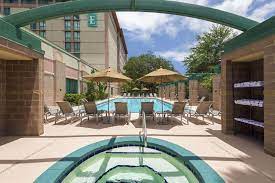 hotel emby suites ta usf