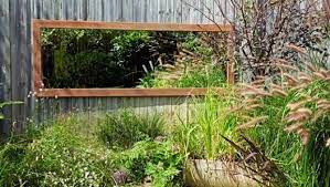 How To Use Mirrors In The Garden