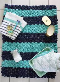 8 diy bathroom mats of fabric and yarn