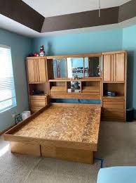 Oak Queen Bedroom Set W 2 Dressers