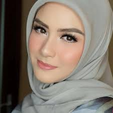 with hijab tutorial and hijab makeup tips