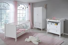 Schlafzimmer als komplette sets bestehen aus bett, schrank und nachttischen derselben bauart. Komplett Babyzimmer Online Kaufen Bis 40 Rabatt Mobel 24