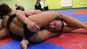 Headscissors in mixed wrestling | xHamster