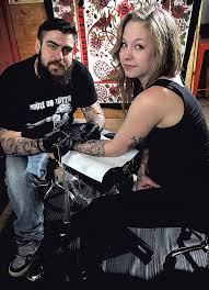 In that case, the defendant displayed a replica of the united states flag upside down in his window, superimposing a peace symbol to create an effect identical to that achieved by spence. Vermont S Female Tattoo Artists Are Making A Mark Visual Art Seven Days Vermont S Independent Voice