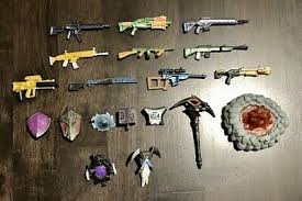 They say love hurts and fallen love ranger is more than ready to prove that. Including 9 Weapons 4 Back Blings Featuring 4 Fallen Love Ranger Action Figure Fortnite Vending Machine And 4 Building Material Pieces