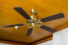 get the spin on ceiling fan direction