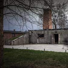 Zwei ehemalige bauernhäuser wurden zu gaskammern umgebaut. Opfer Und Tater Perspektiven Auf Das Kz Auschwitz Ndr De Geschichte Auschwitz Und Ich