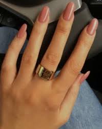 best nail shape for short fingers the