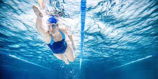 4 swimming workouts for beginners and