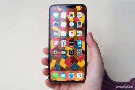 I've got a (dying) iphone se and looking to upgrade to a new iphone. Iphone Xs Vs Iphone 8 Should You Buy Last Year S Model Whistleout