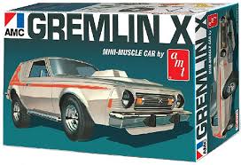Alike the volkswagen beetle and ford pinto models, the styling adopted by the the main similarities between the amc gremlin and the amc hornet were the bi pillars and car front. Amazon Com Amt Amt1077 1 25 1974 Amc Gremlin X Toys Games