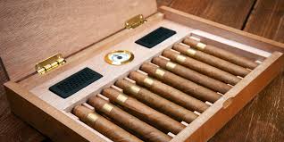 what is a cigar humidor how does it work