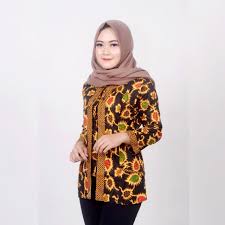 Busana muslim terbaru 2020 review model baju kerja wanita berhijab. 17 Paling Populer Model Baju Batik Kantor Wanita Terbaru Trend Masa Kini Graha Batik