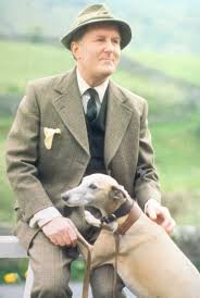 Siegfried Farnon | A Little Tour in Yellow - all-creatures-great-and-small-robert-hardy-as-seigried-farnon