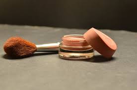 cosmetics brush compact