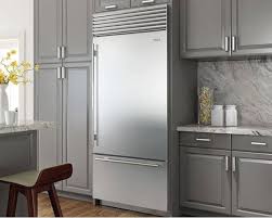 Refrigerator handles can dramatically change the feel of your kitchen, so don't get left behind. Sub Zero Standard And Accessory Handle Options Andinformation Faq Sub Zero Wolf And Cove